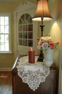 Heritage Lace runner